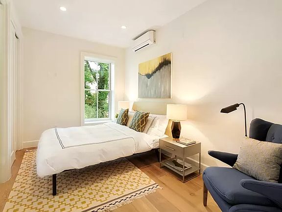 5th image of 229 Sackett St APT 3