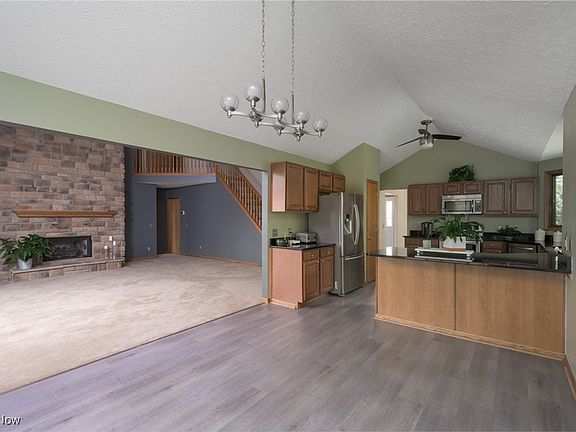 3rd image of 2943 Crown Pointe Dr