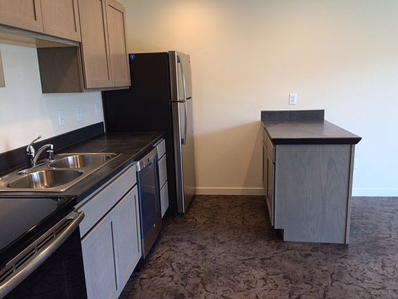 5th image of 408 F St NE Unit C