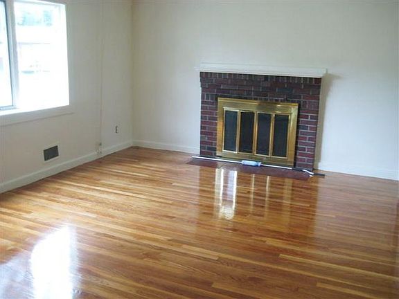 2nd image of 67 Redwood Dr