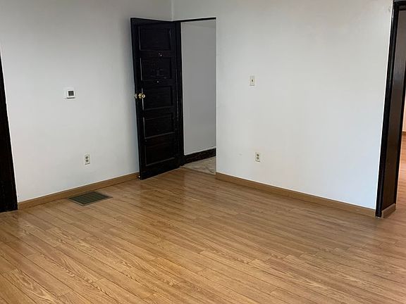 5th image of 366 Meyran Ave APT 1