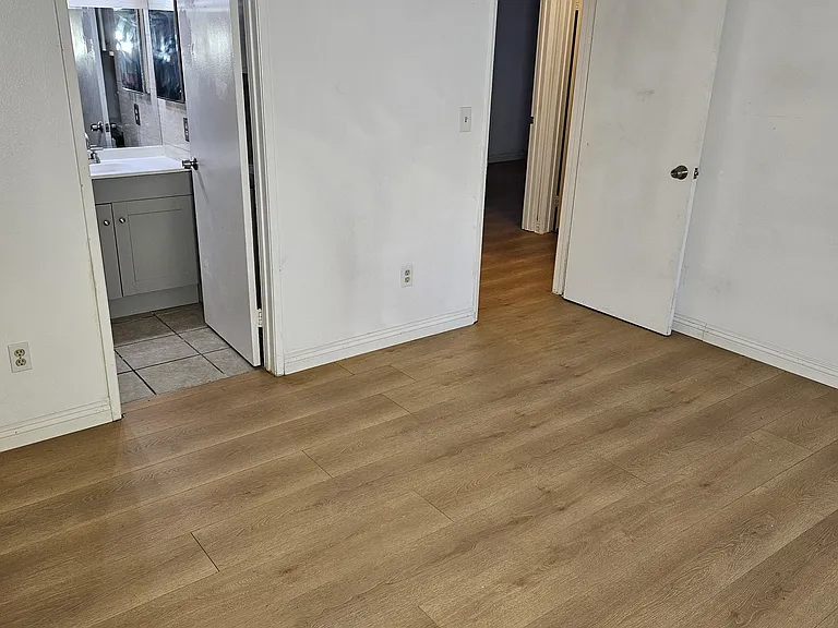 1042 W Pine St #A — Photo 12