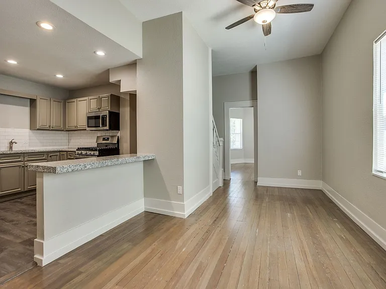 901 W Morton St — Photo 12