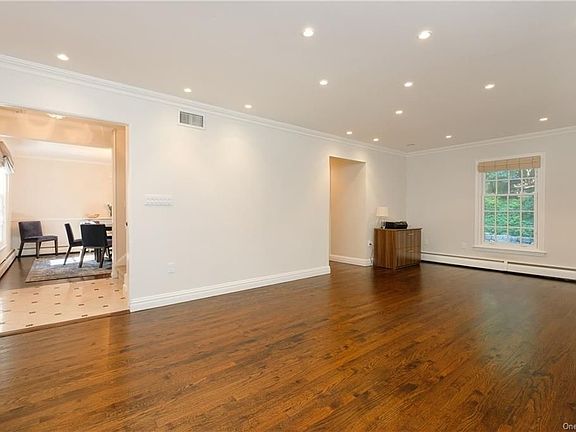 3rd image of 19 Williams Ln