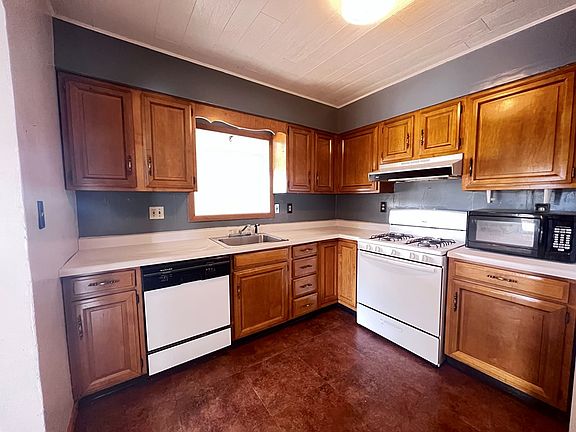 4th image of 808 6th Street