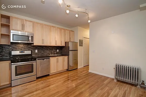 Rented by Compass | media 58