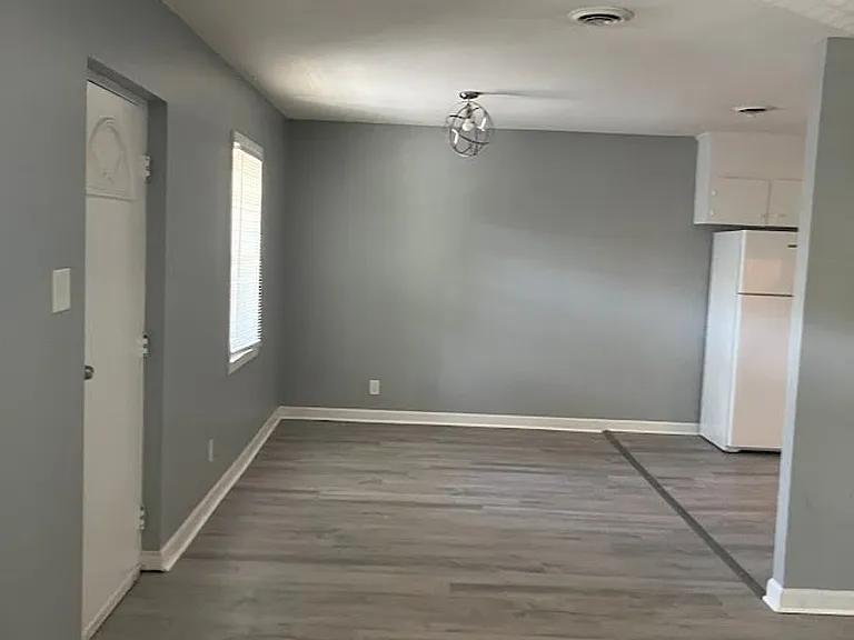 2063 Vineville Ave — Photo 4