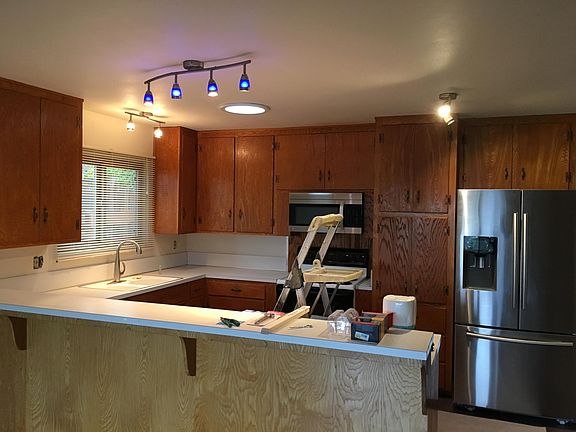 Kitchen (Bathrooms are being renovated, so please excuse th