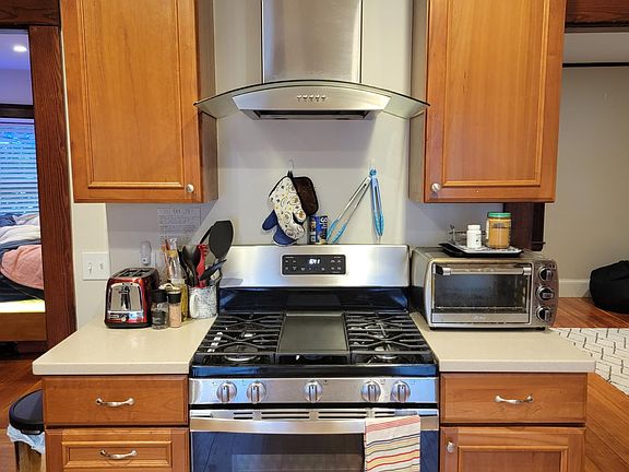 5th image of 183 Winslow Ave #1