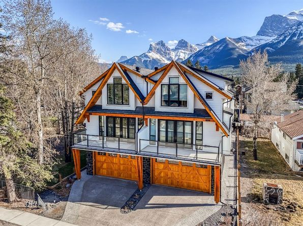 833 E 6th St #1, Northeast Canmore, AB T1W 2E1