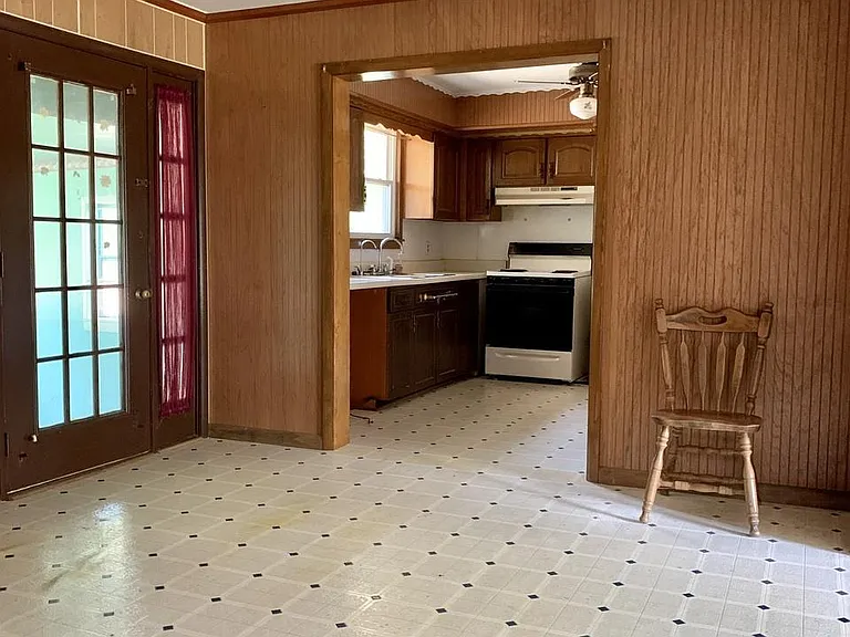 110 Steve Roberts Dr — Photo 2