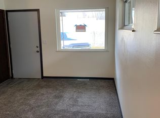 1201 Oakridge Ave #C, Pekin, IL 61554