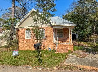 236 Gordon St SW, Dawson, GA 39842