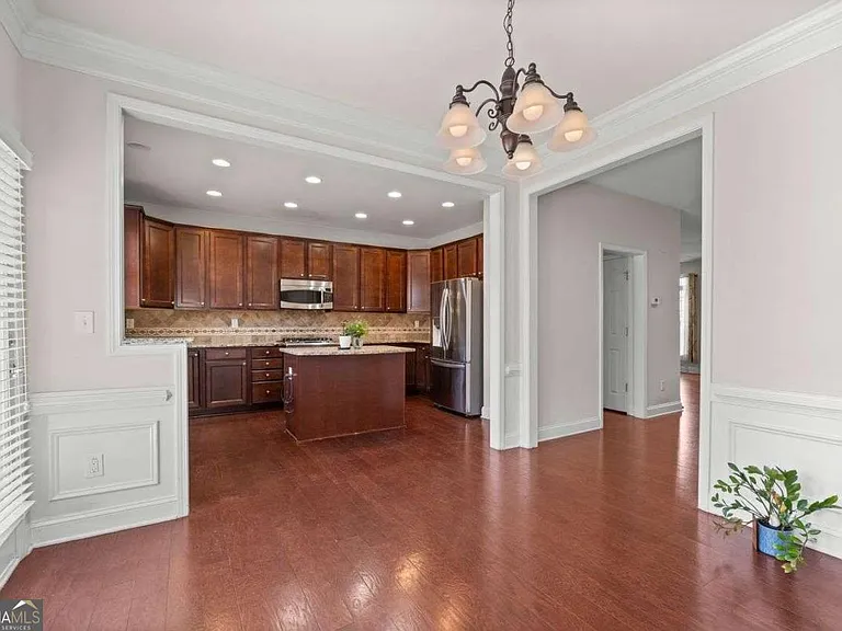 1034 E Paces Cir NE — Photo 12