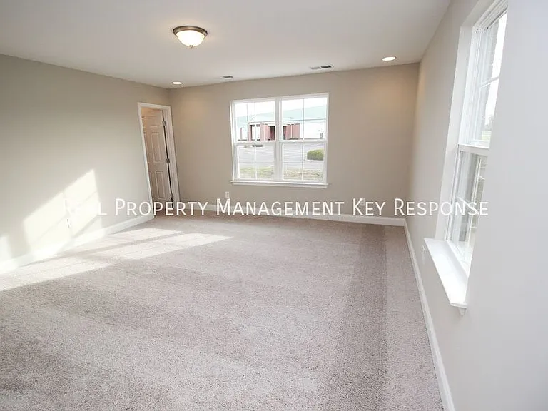 153 Grandstand Blvd — Photo 12