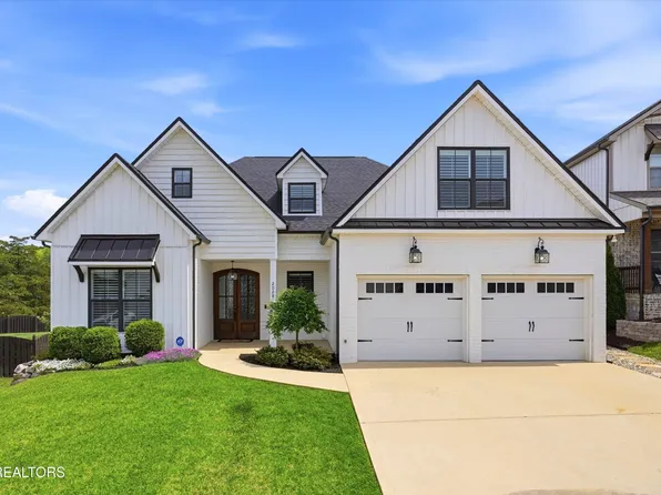 2028 Highlands Ridge Ln, Knoxville, TN 37932