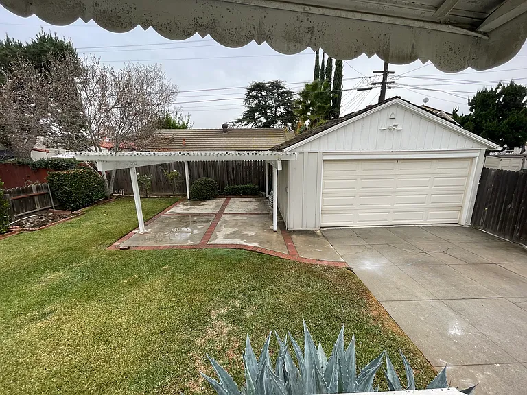 1016 Vineyard Dr — Photo 10