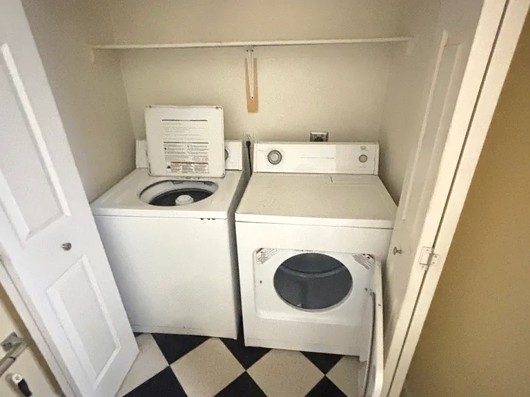 1429 N Locust St #1429 — Photo 5
