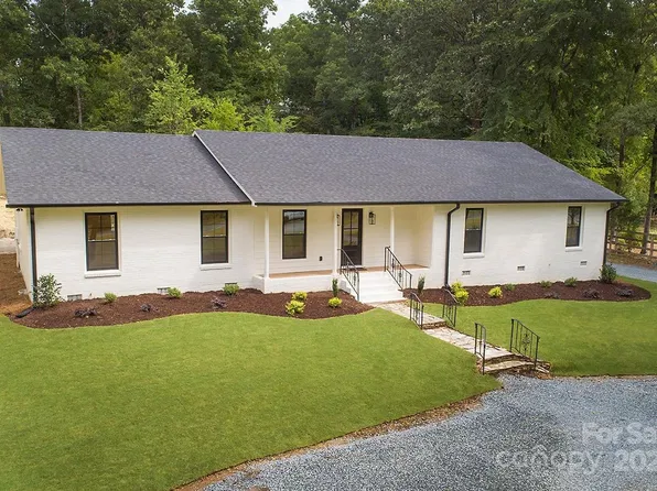215 Ridgewood Dr, Monroe, NC 28112
