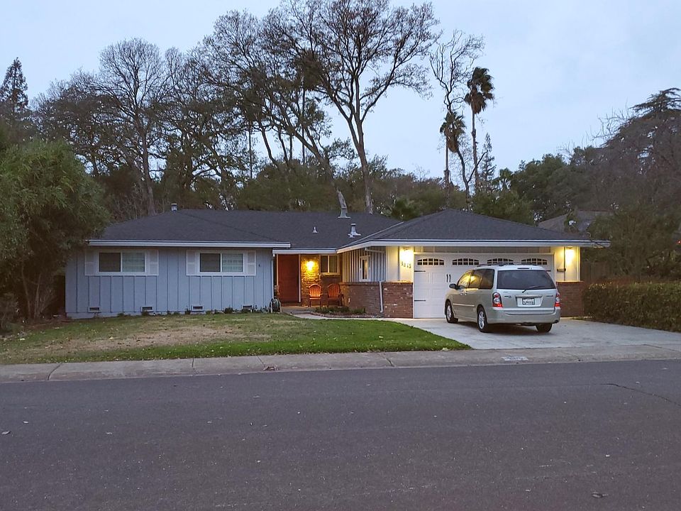 Front view of home