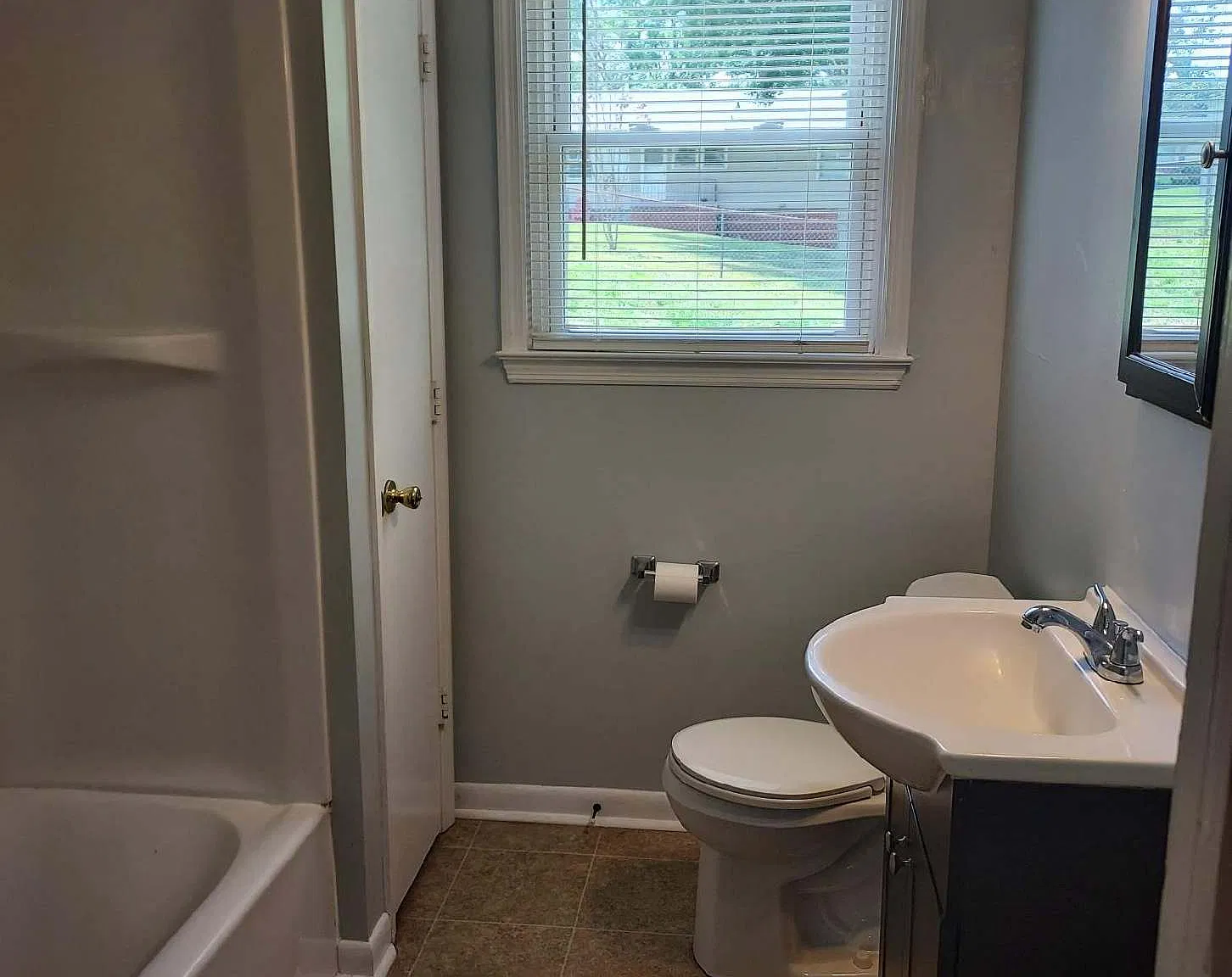 3 bed, 1200 sqft, $1,500 — Photo 3
