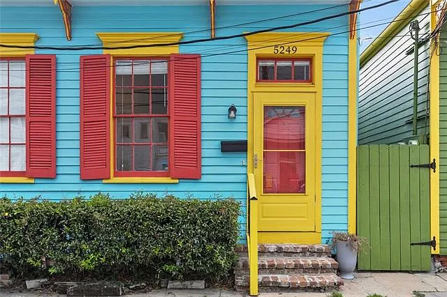 5249 Magazine St — Photo 2