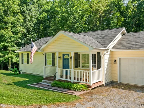 270 Pettit Pl, Louisa, VA 23093