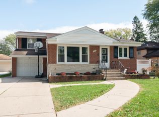 1505 Forest Rd, La Grange Park, IL 60526