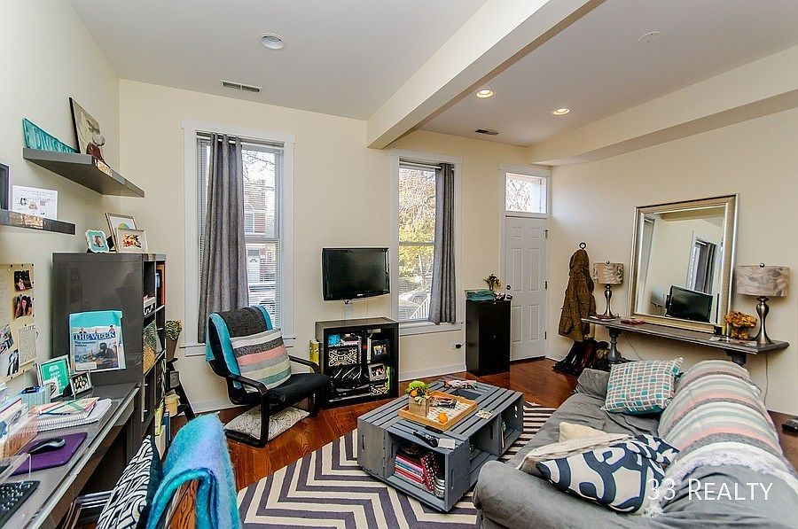1st image of 1711 N Winchester Ave APT 1F