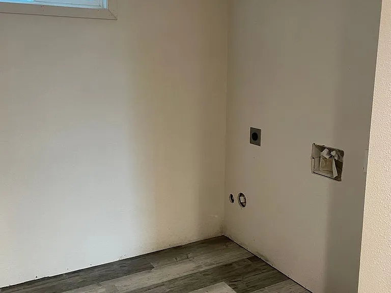 1190 N Mountain View Rd — Photo 10