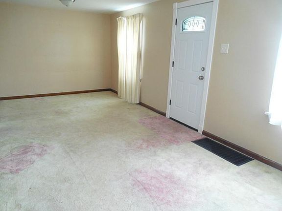 4th image of 211 James St
