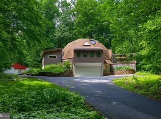 24 Hill Rd, Fleetwood, PA 19522