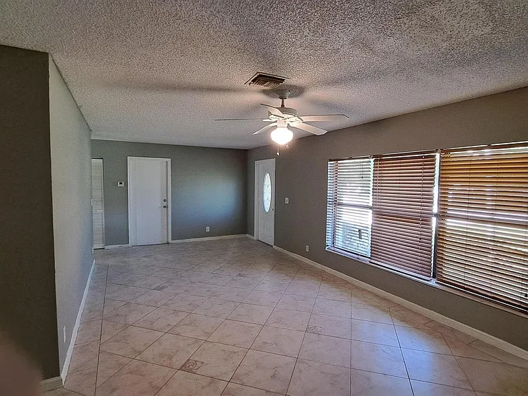 5934 Deerfield Pl — Photo 4