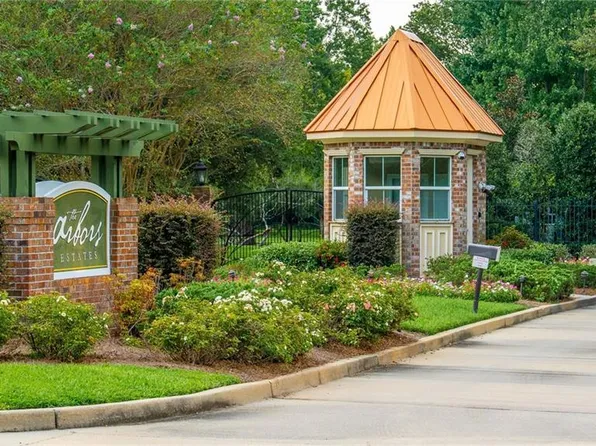 38 Arbor Ln, New Orleans, LA 70131