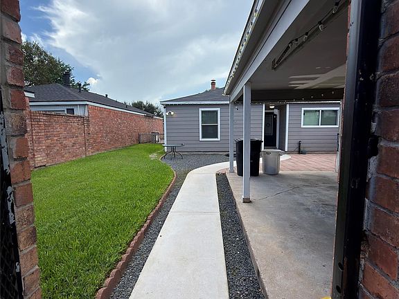2nd image of 13131 Newbrook Dr