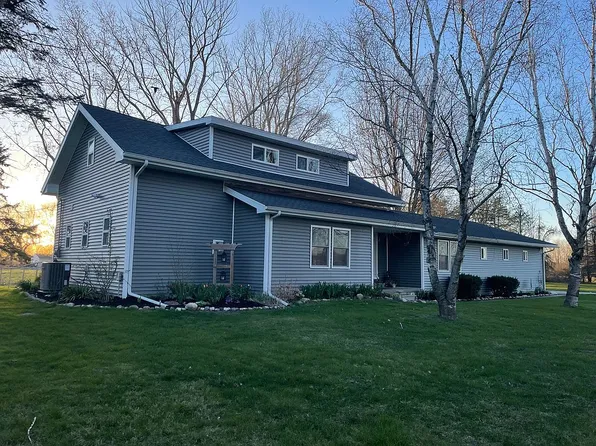 20040 Grabowski Rd, Saint Charles, MI 48655