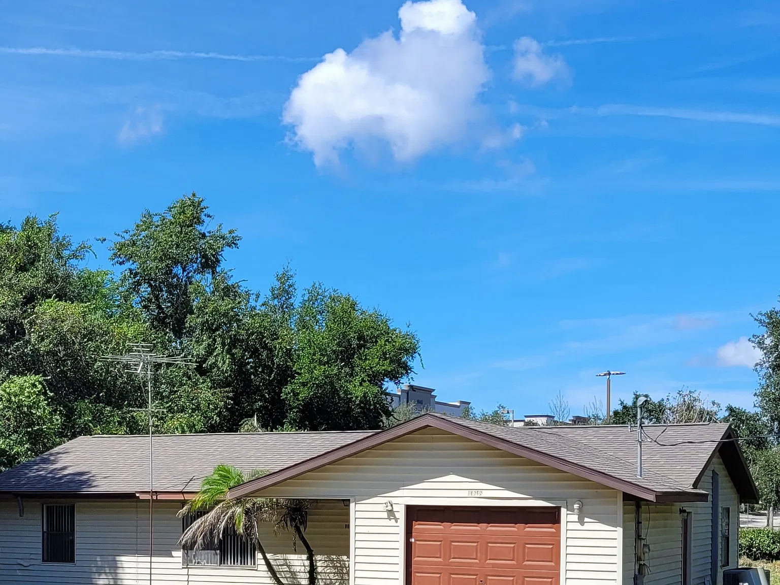 13648 Helen St — Photo 1