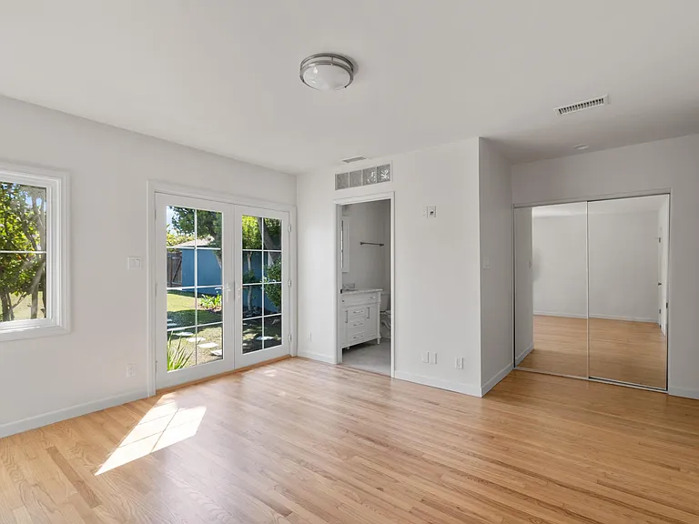 Large ensuite master bedroom