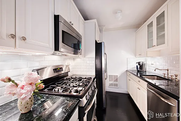 Rented by Halstead Real Estate | media 22