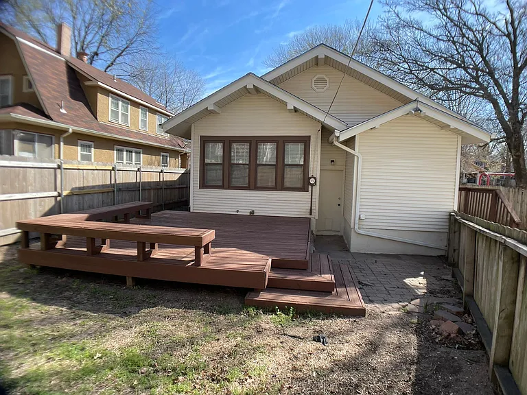 133 N Bluff Ave — Photo 4