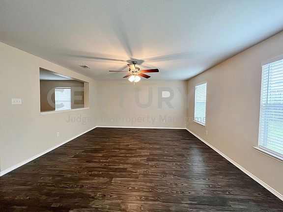4th image of 912 Bee Creek Ln