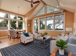 120 Hall Brothers Loop UNIT 302, Bainbridge Island, WA 98110