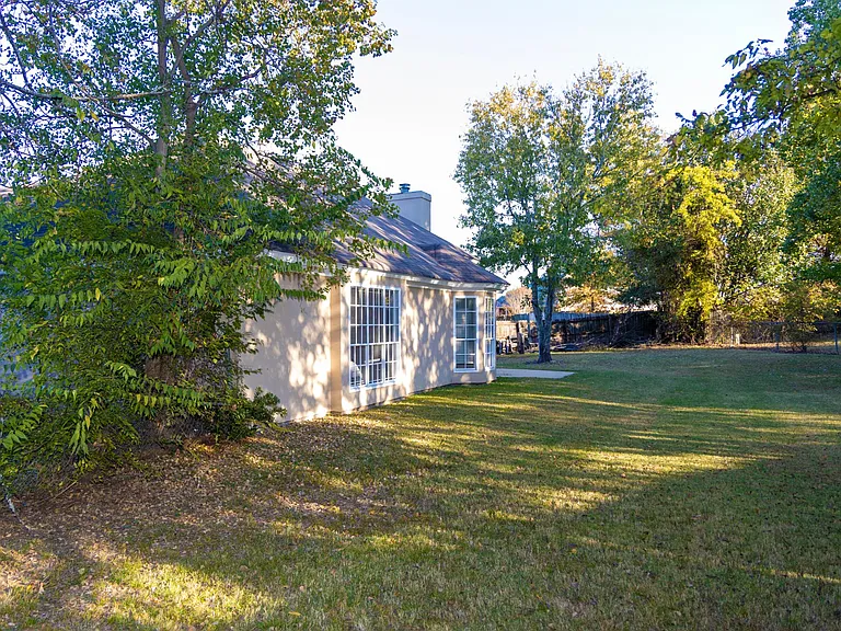 7307 Sandy Bluff Ct — Photo 11