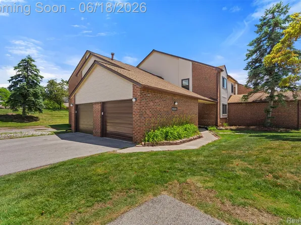 6680 Ridgefield Cir APT 201, West Bloomfield, MI 48322