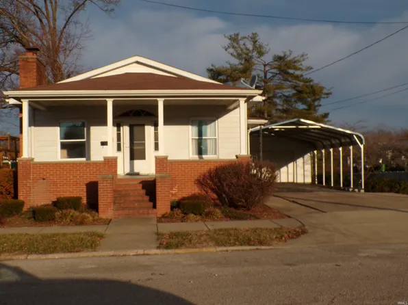 207 Church St, Loogootee, IN 47553