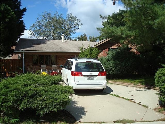 1st image of 2702 Curry Dr