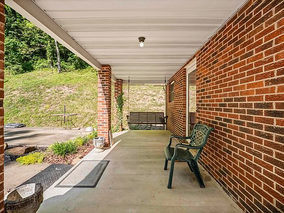 5th image of 4459 5th Street Rd