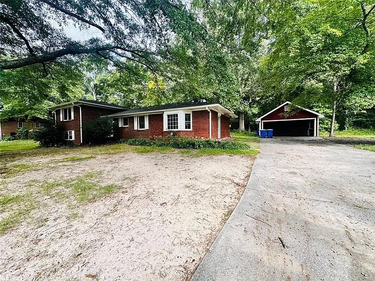 6150 Mallory Rd — Photo 2