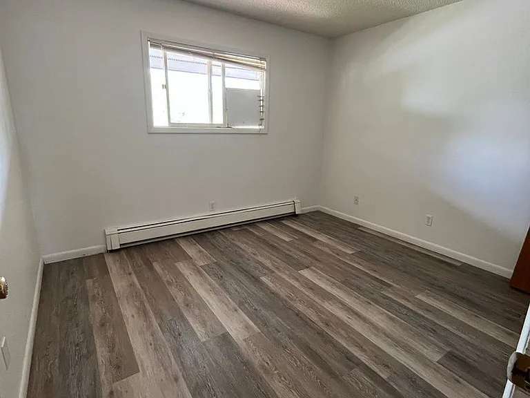 619 Washington Ave — Photo 2