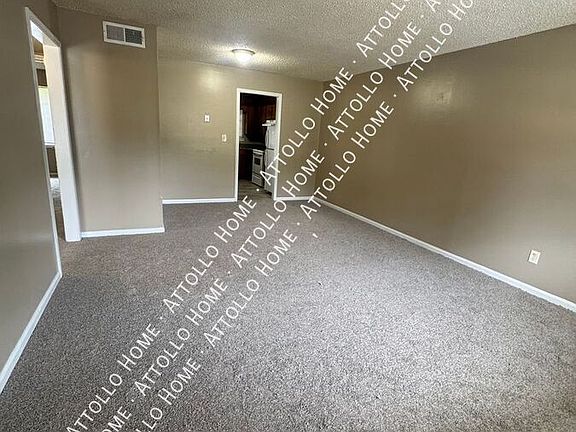 2nd image of 632 33rd St E APT C